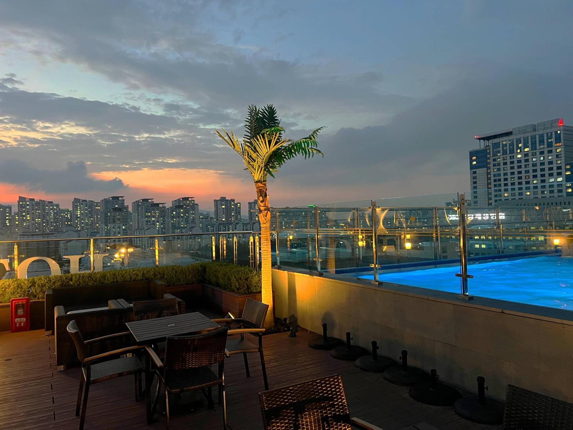 Hotel Skypark Central Seoul Pangyo Соннам Экстерьер фото